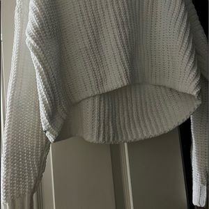 White Hollister knitted sweater size xs never worn